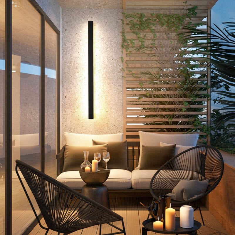 Linear Outdoor Wall Lamp
